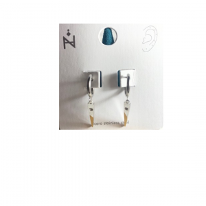 Pendientes de acero acero plateado.